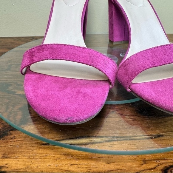 BANDOLINO Women's Armory Dress Sandals - Magenta Faux Suede - Picture 6 of 16